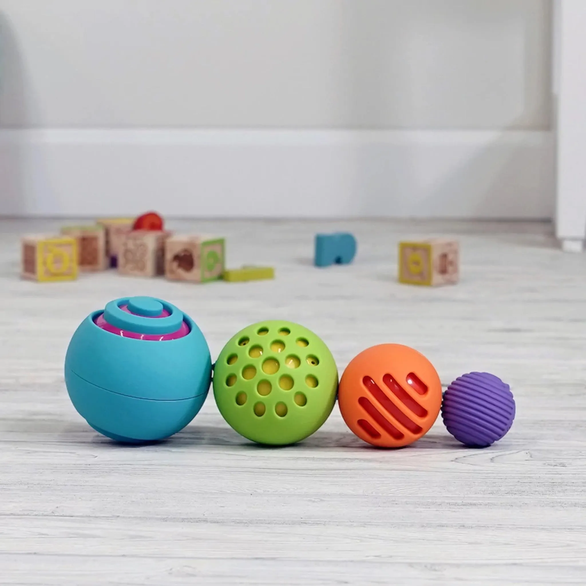 Fat Brain Toys® OombeeBall